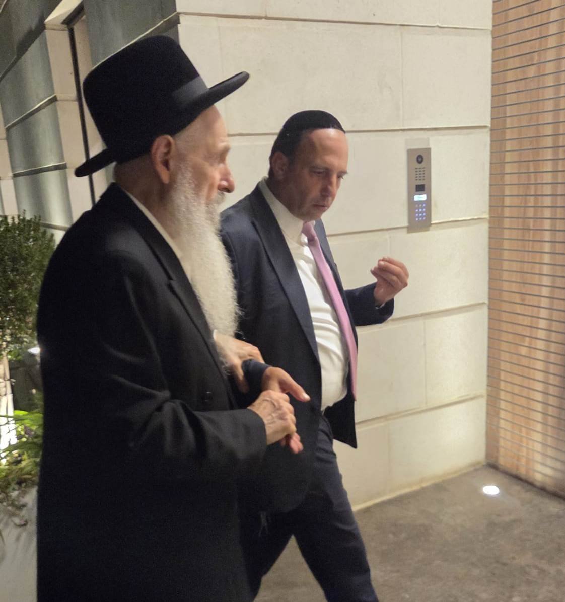 באדיבות המצלם