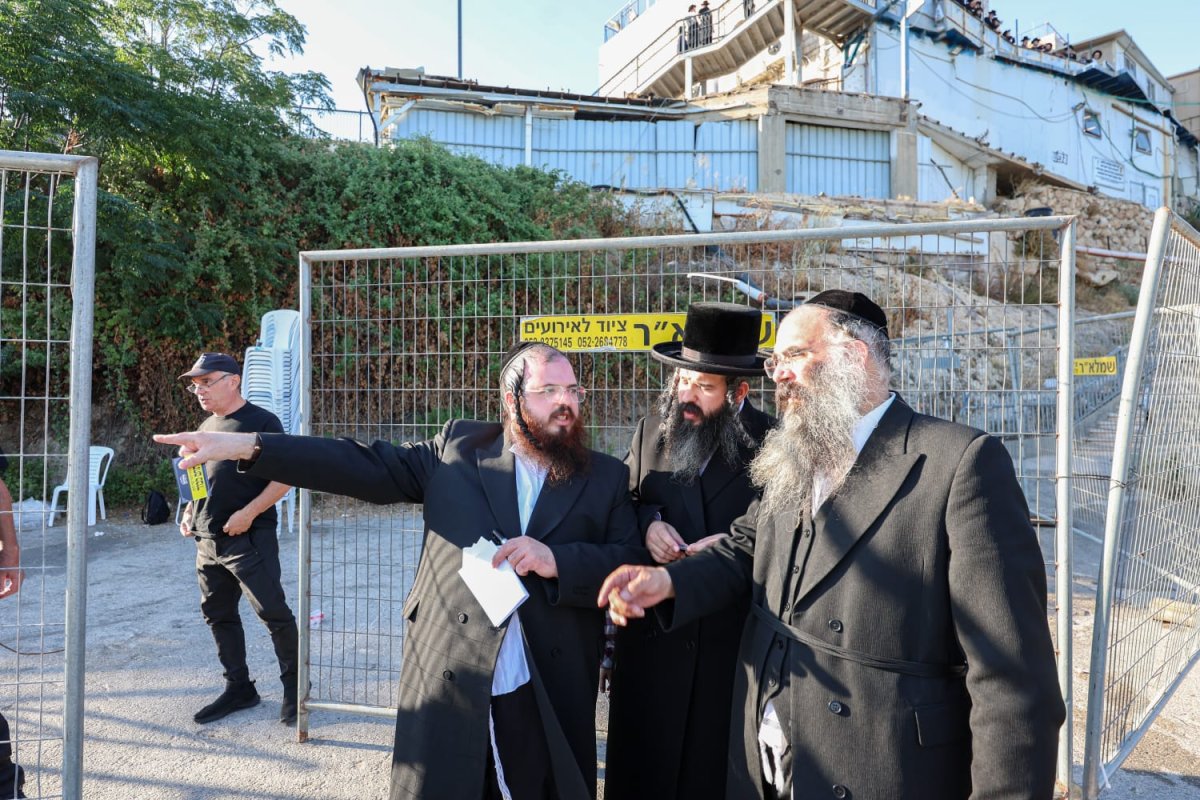 באדיבות המצלם