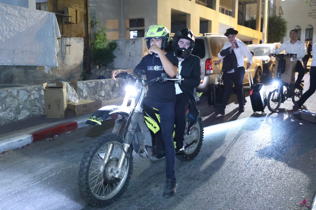 באדיבות המצלם