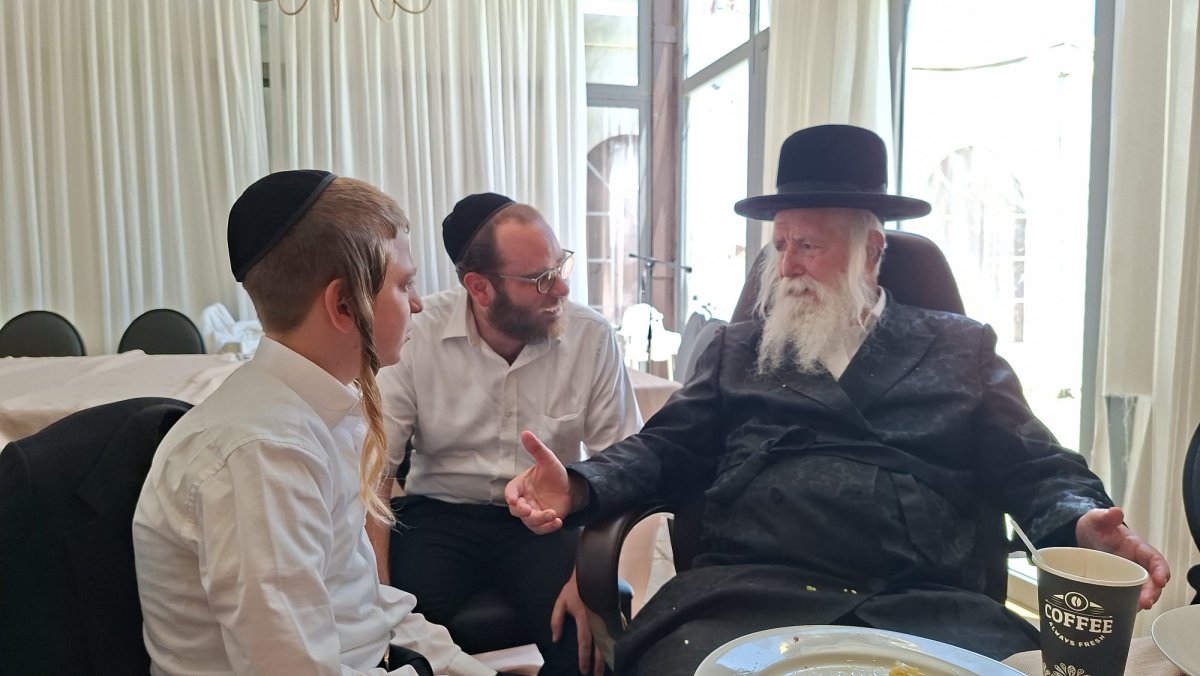 באדיבות המצלם
