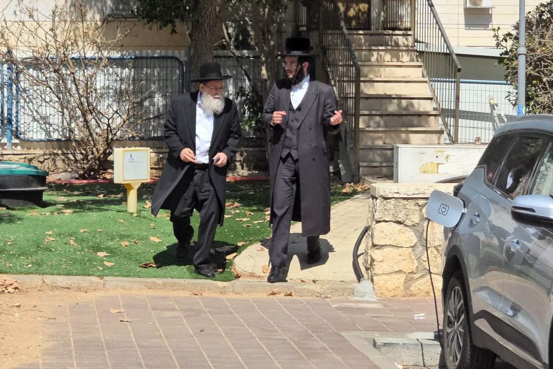 באדיבות המצלם