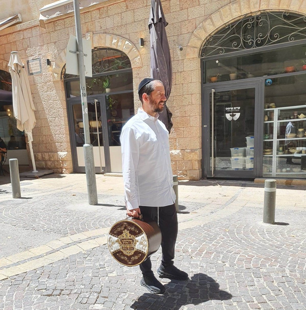 באדיבות המצלם