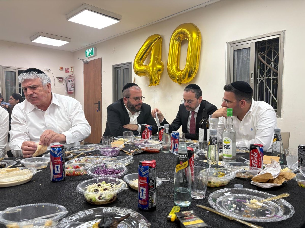 באדיבות המצלם