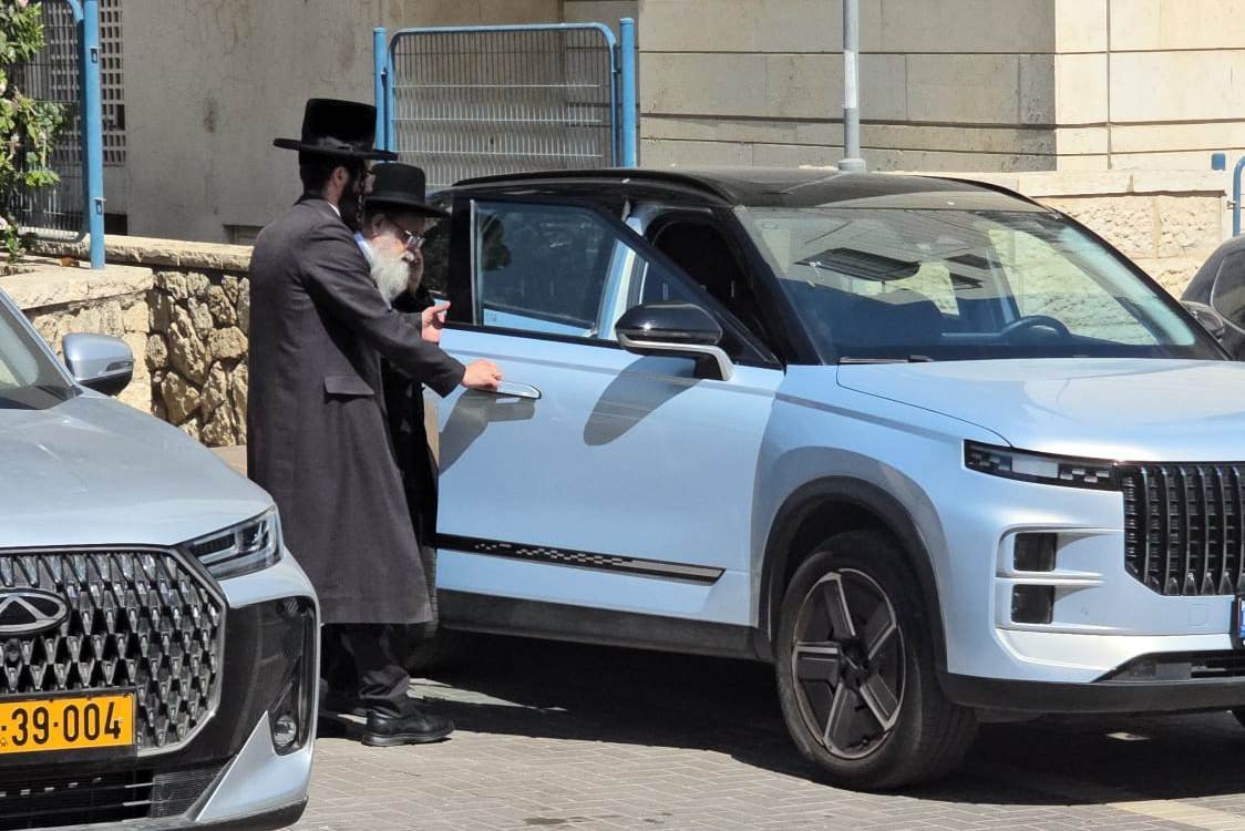 באדיבות המצלם