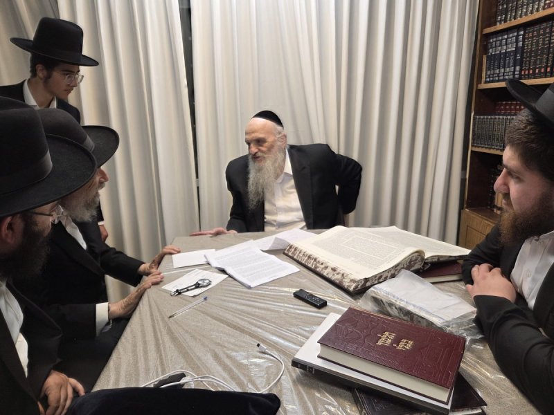 באדיבות המצלם