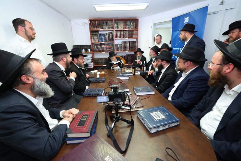 באדיבות המצלם