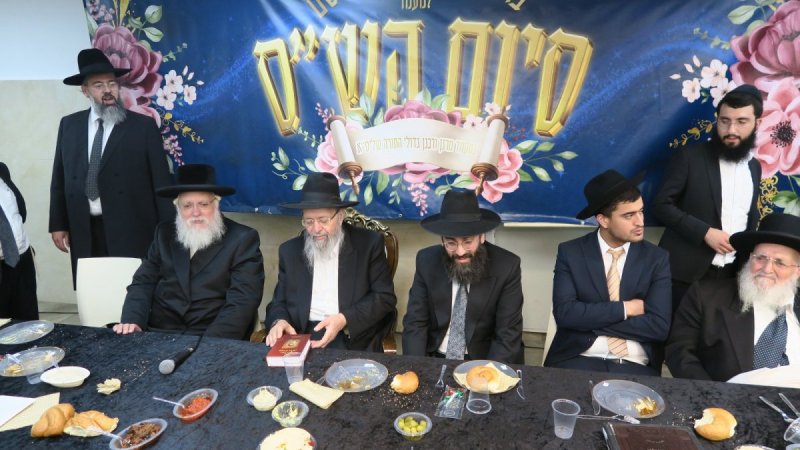 באדיבות המצלם