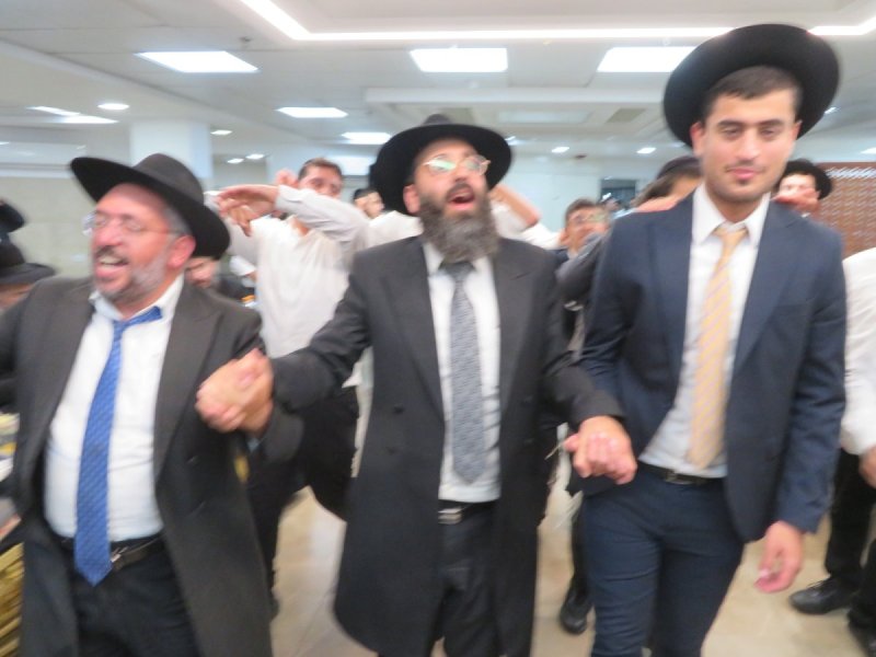 באדיבות המצלם