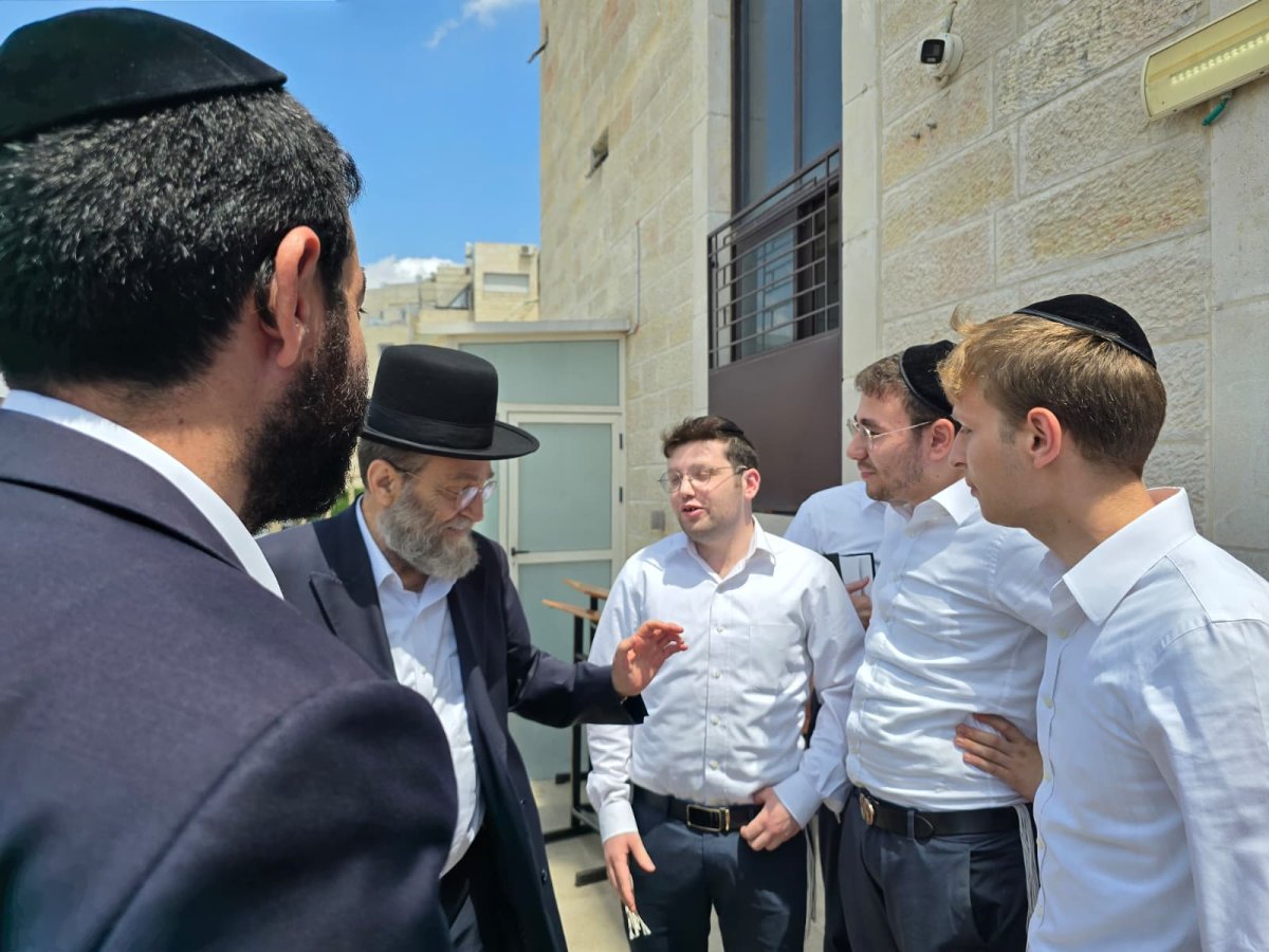 באדיבות המצלם
