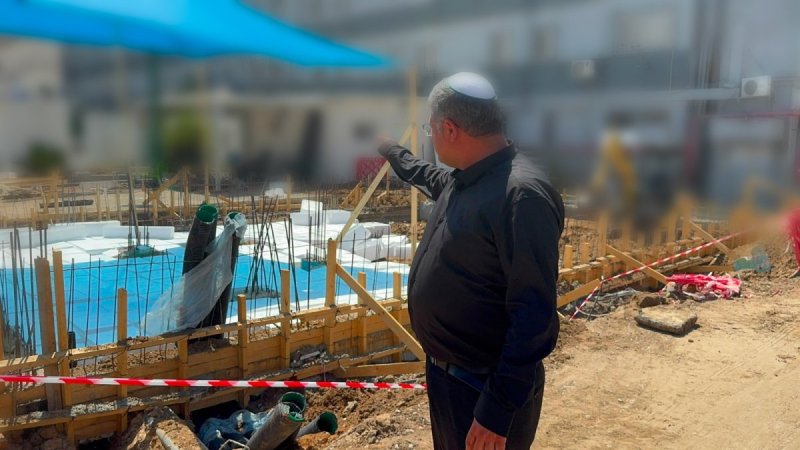 באדיבות המצלם