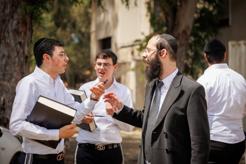 דניאל נפוסי