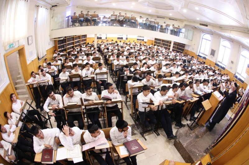 באדיבות המצלם