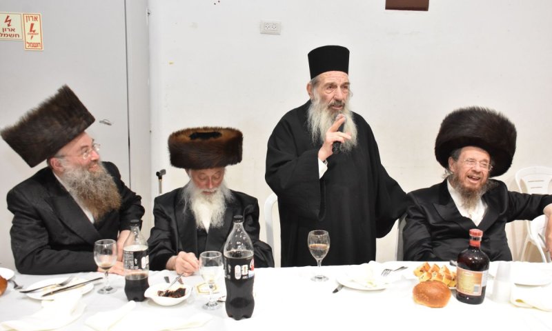 שבע ברכות בראשון לציון: גדולי ישראל ורבנים בשמחת נכד הגר"מ נחשוני