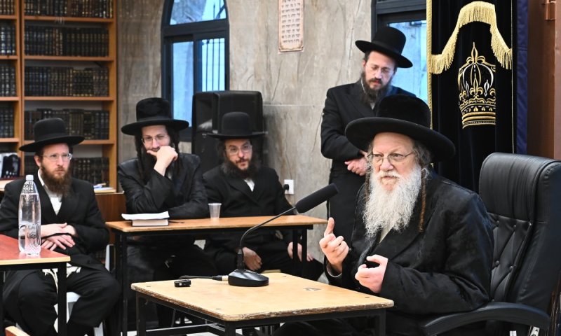 האדמו"ר ממודז'יץ הגיע לישיבה ופתח את זמן אלול