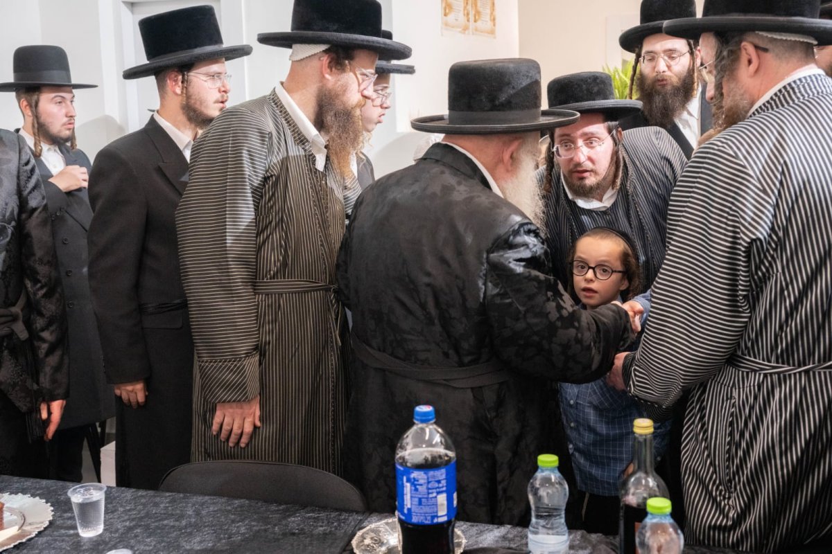 באדיבות המצלם