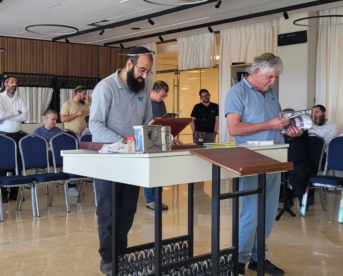 באדיבות המצלם