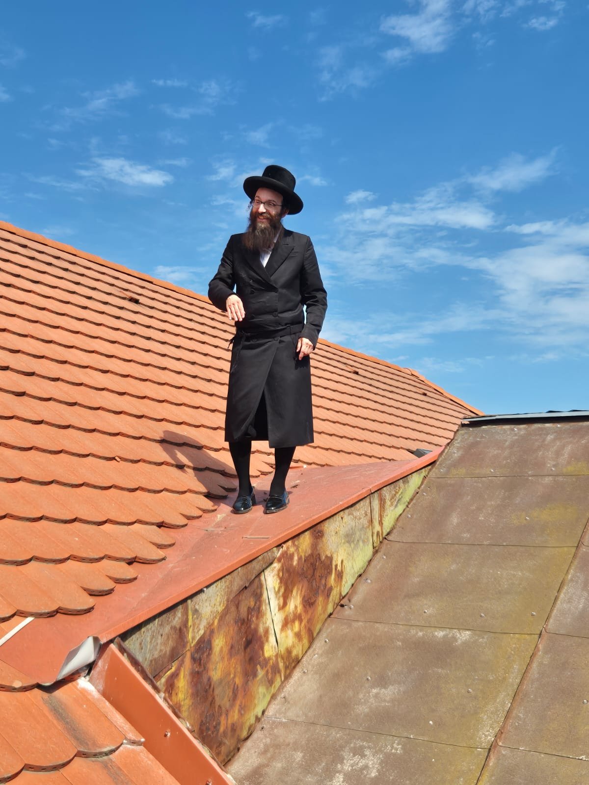 באדיבות המצלם