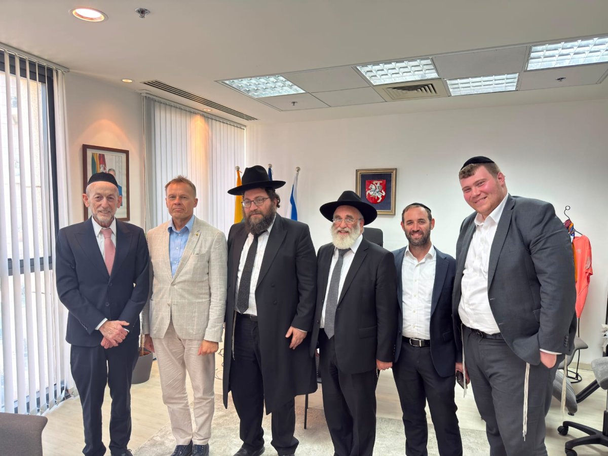 באדיבות המצלם