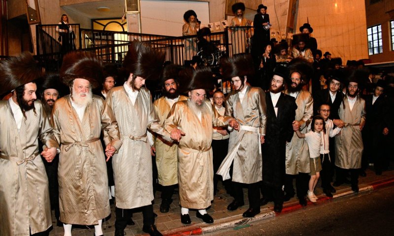 המשב"ק מלעלוב חגג אופרוף לבנו - האדמו"ר הגיע לשבת בבני ברק