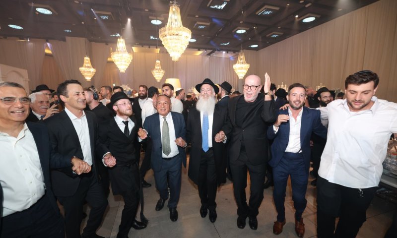 כולם היו שם: שמחה גדולה בחתונת בתו של הרב שמואל ביסטריצקי שליח חב"ד בסביון