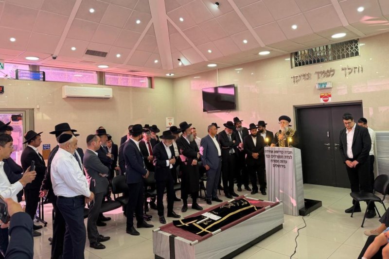 באדיבות המצלם