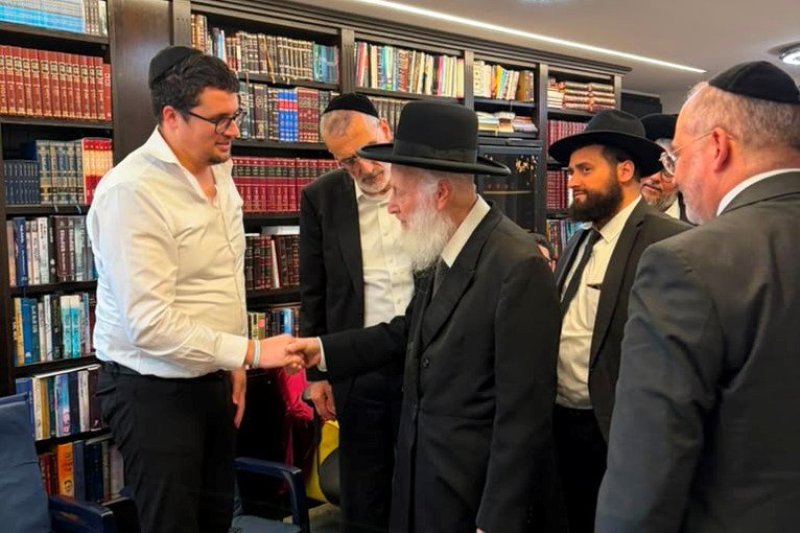 באדיבות המצלם