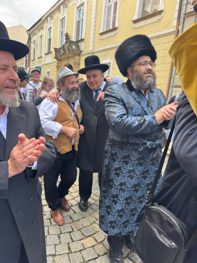 זאב וקסברגר, אביגיל טיילור, דניאל סוקופ