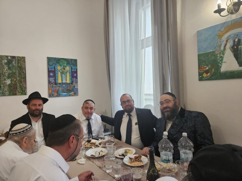 זאב וקסברגר, אביגיל טיילור, דניאל סוקופ