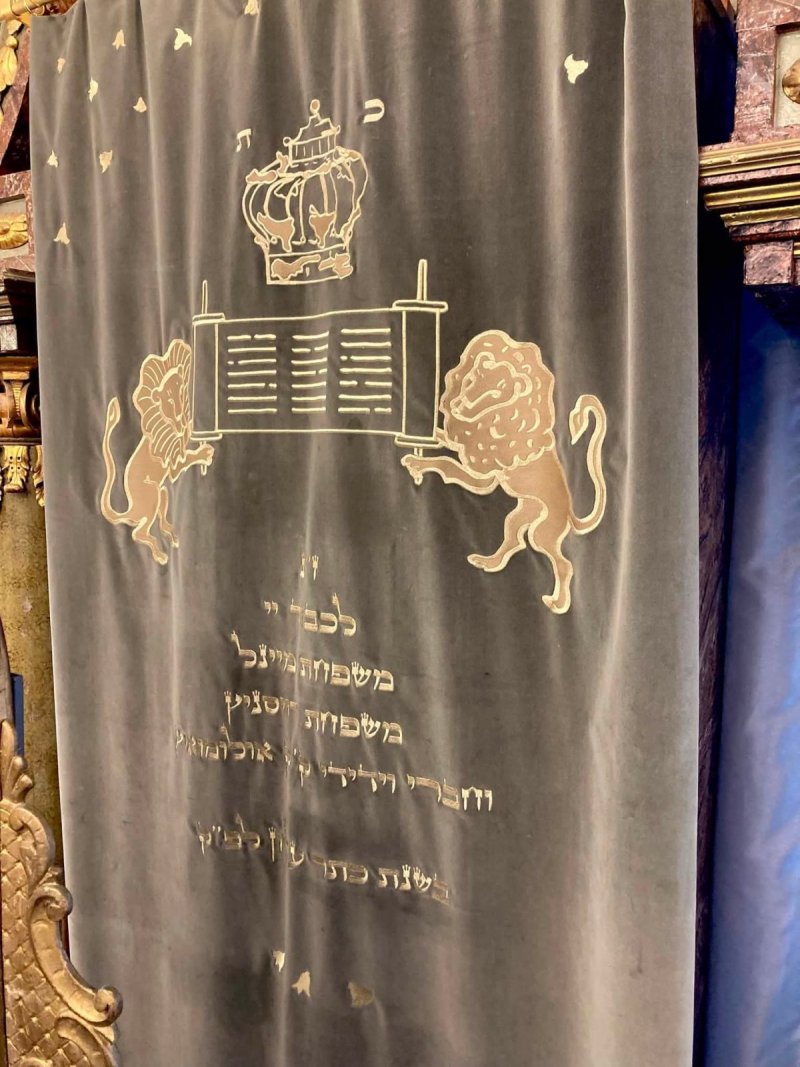 זאב וקסברגר, אביגיל טיילור, דניאל סוקופ