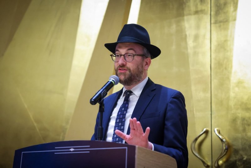 דניאל נפוסי ומאיר זלזניק