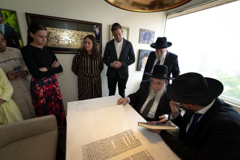 דניאל נפוסי ומאיר זלזניק