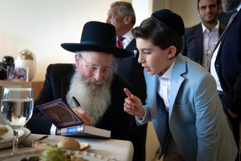 דניאל נפוסי ומאיר זלזניק