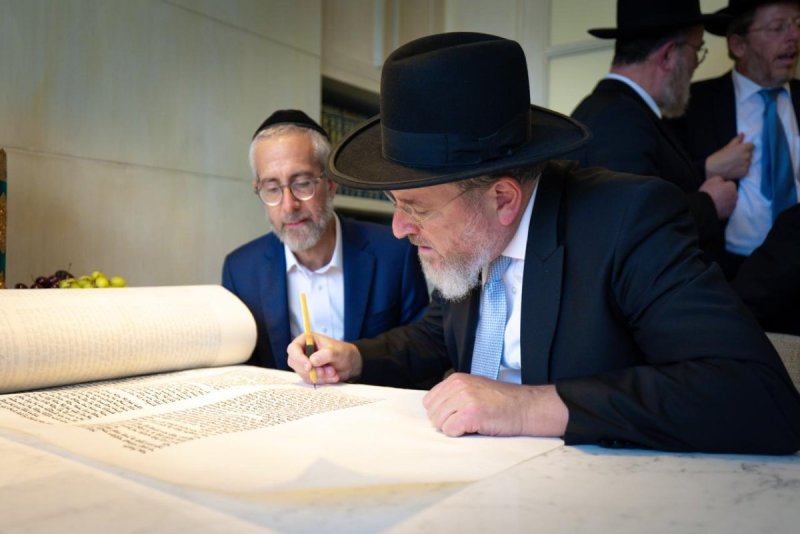 דניאל נפוסי ומאיר זלזניק