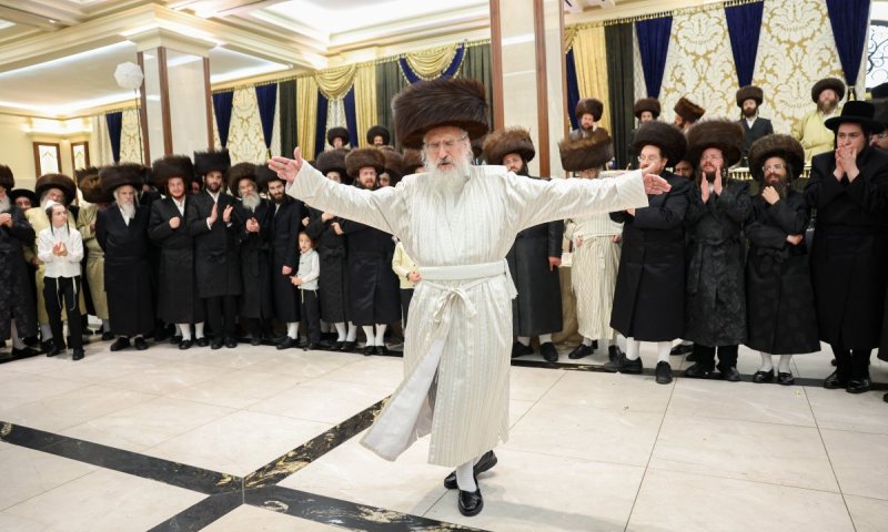 שמחה גדולה בקאסאן: האדמו"ר חיתן את בת הזקונים והמונים נהרו