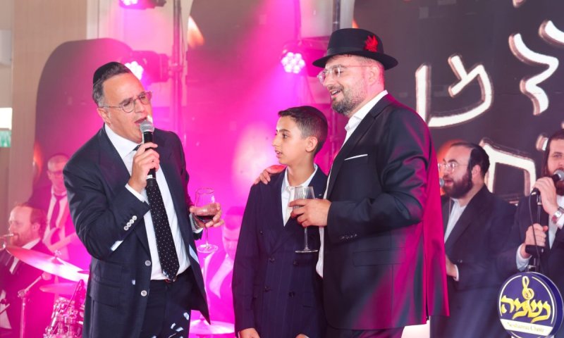 לילה בלתי נשכח: 24 זמרי ענק בבר מצווה לבנו של דודי קפלר