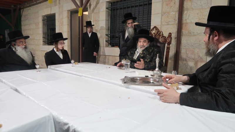 באדיבות המצלם