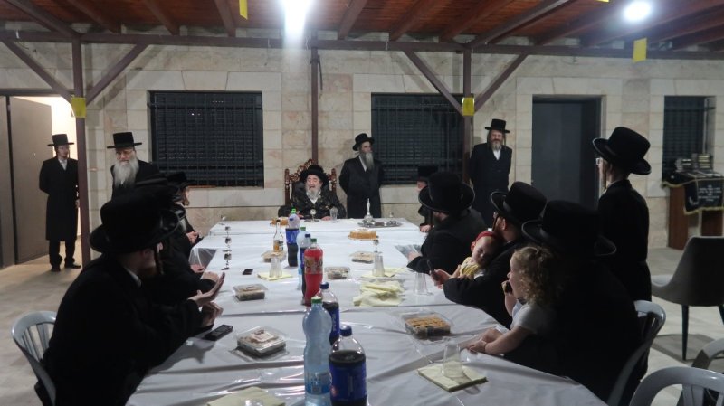 באדיבות המצלם