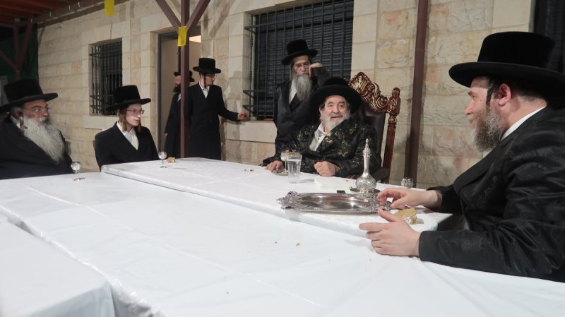 באדיבות המצלם