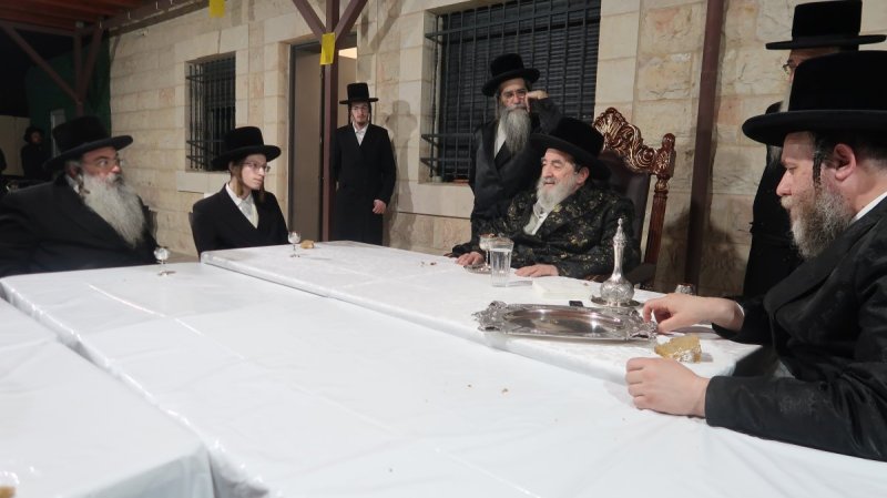 באדיבות המצלם