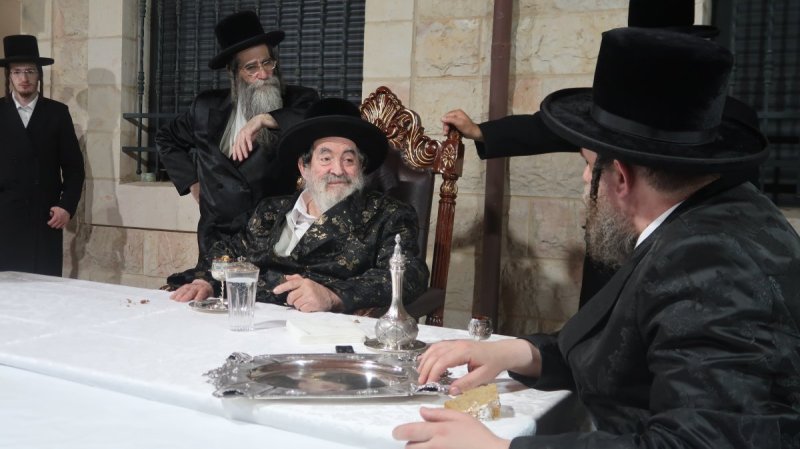 באדיבות המצלם