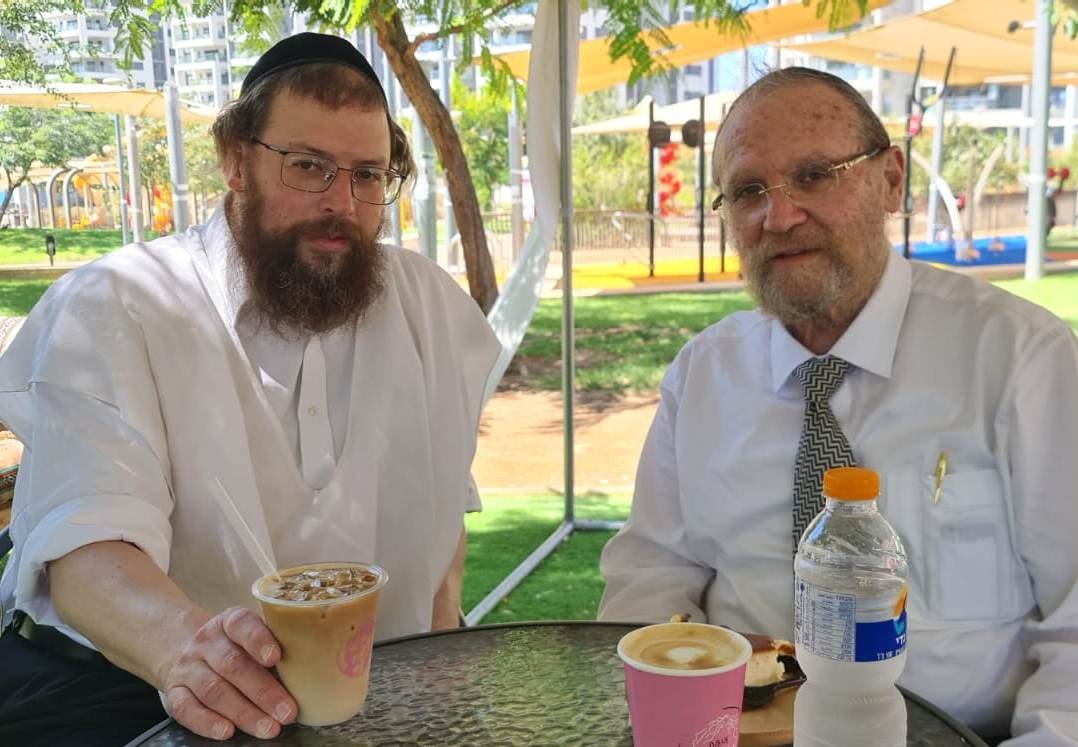 באדיבות המצלם