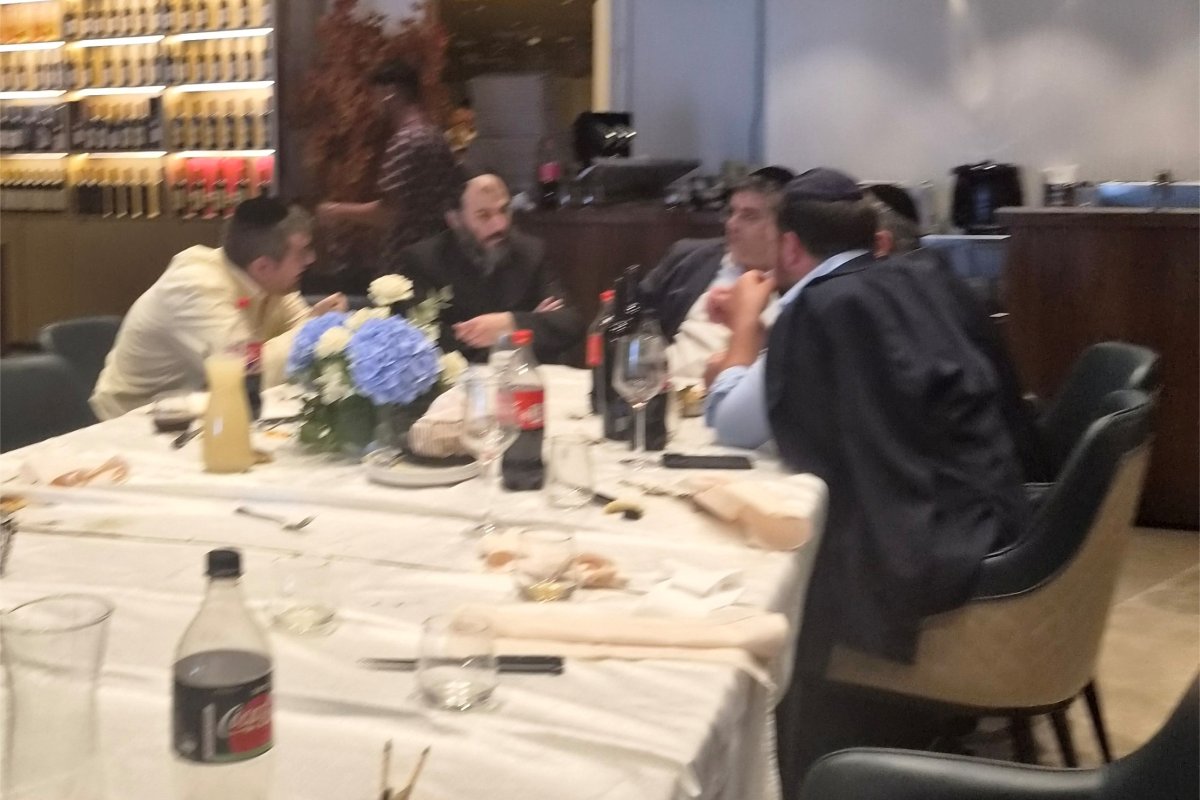 באדיבות המצלם