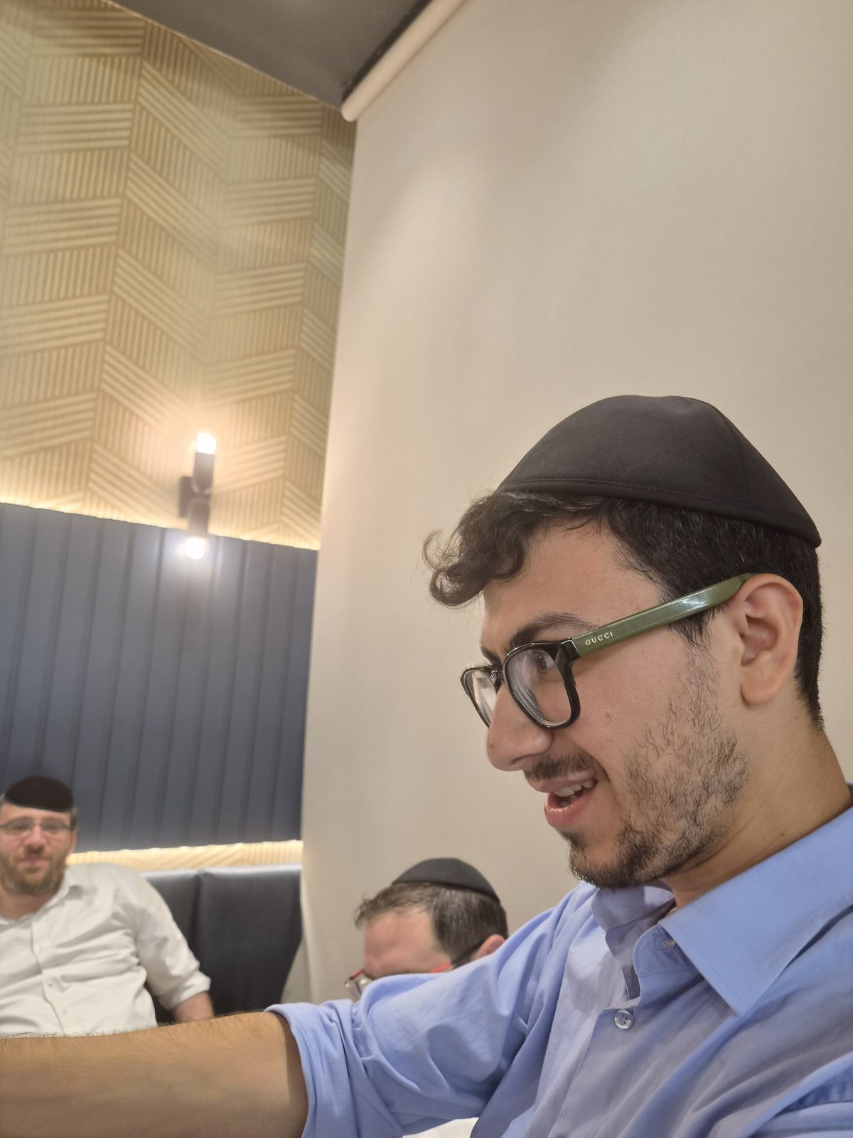 באדיבות המצלם