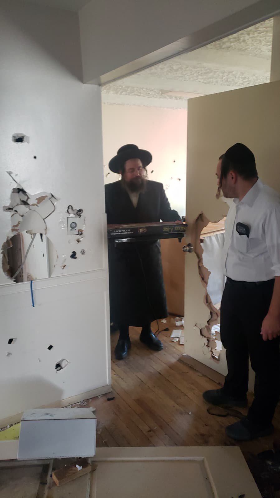 באדיבות המצלם