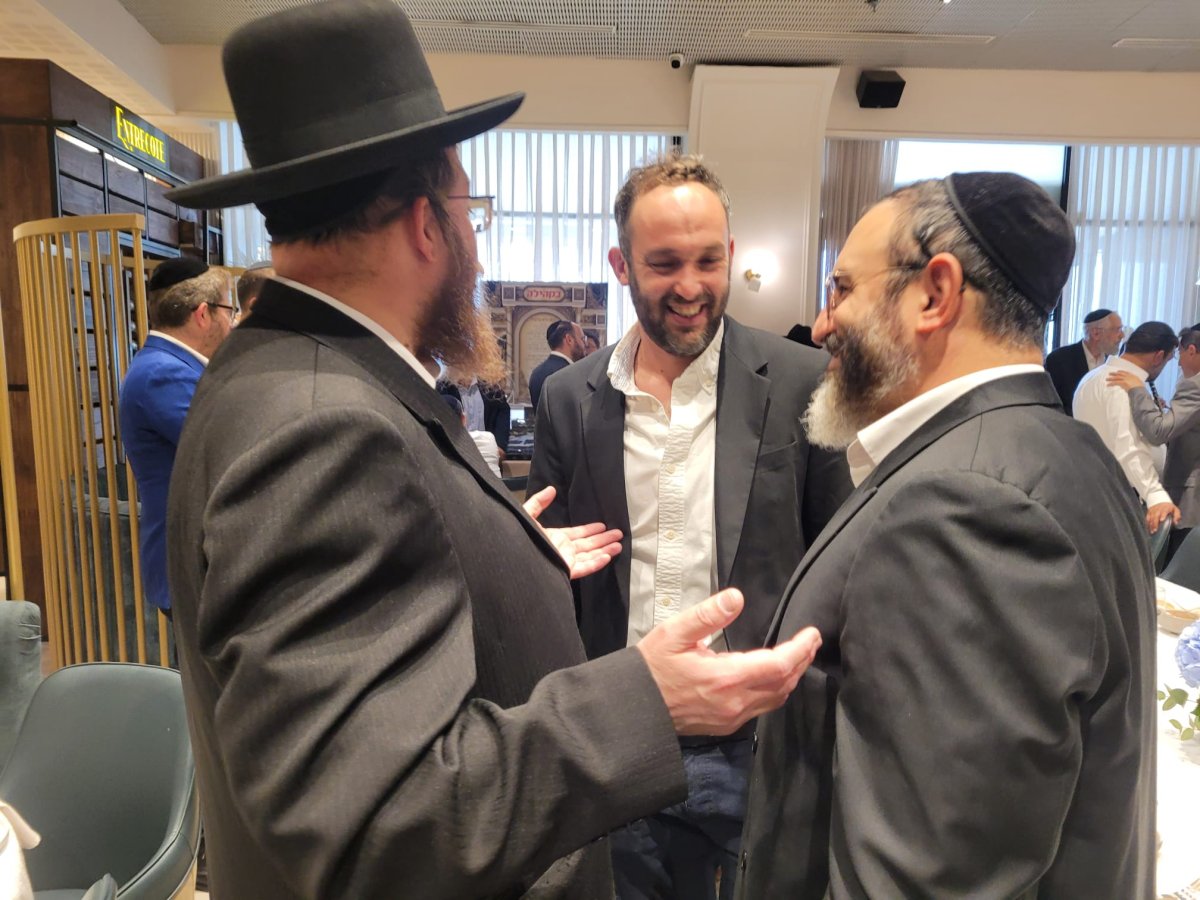 באדיבות המצלם