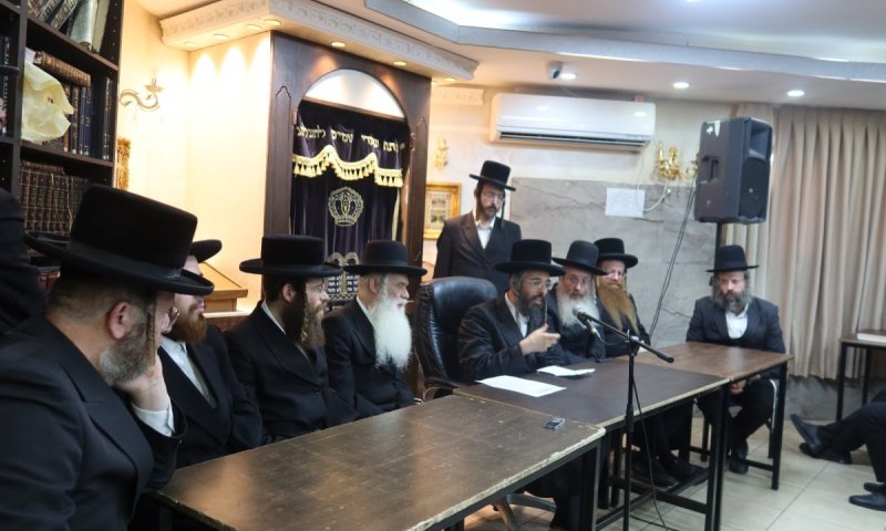 האדמו"ר מזוועהיל בשיחת חיזוק בישיבת "להבת התורה" בביתר עילית