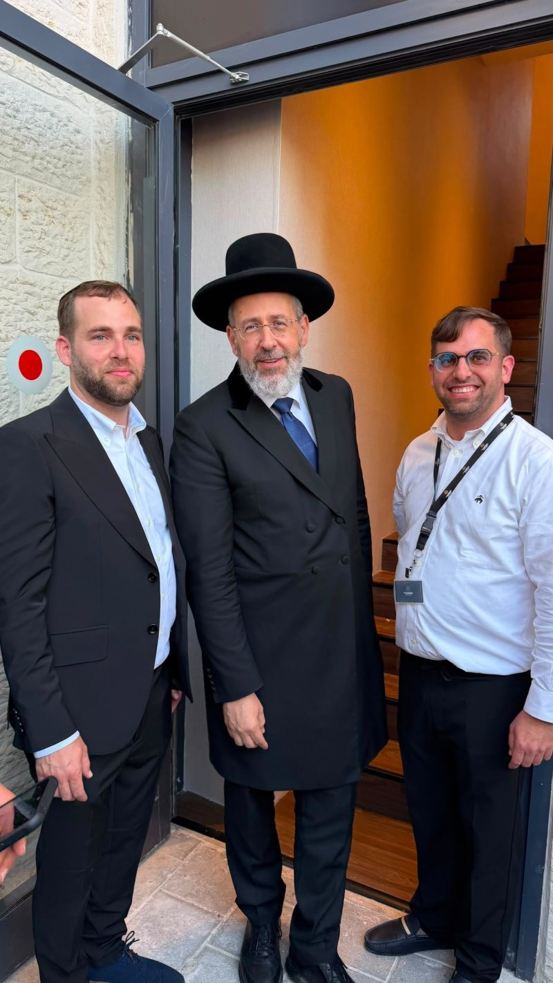 באדיבות המצלם