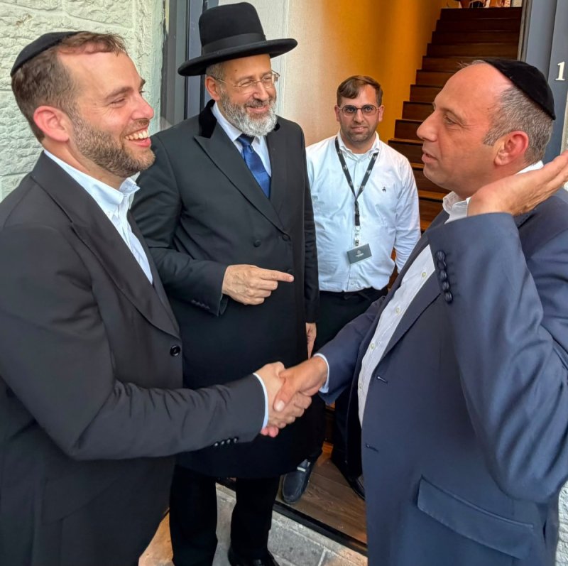 באדיבות המצלם