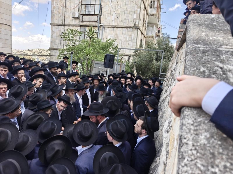 באדיבות המצלם
