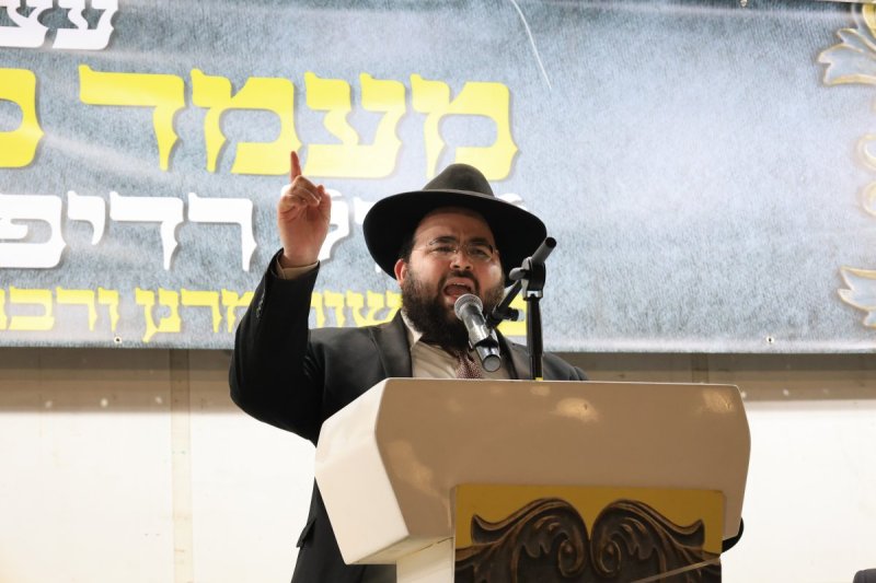 אריאל סר